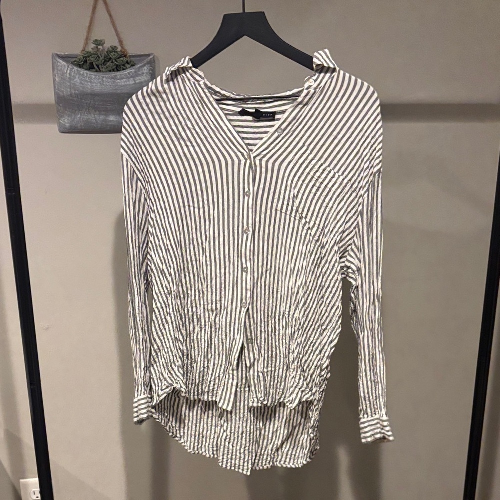 Jane and Delancey White & Gray Striped Button-Front Shirt
